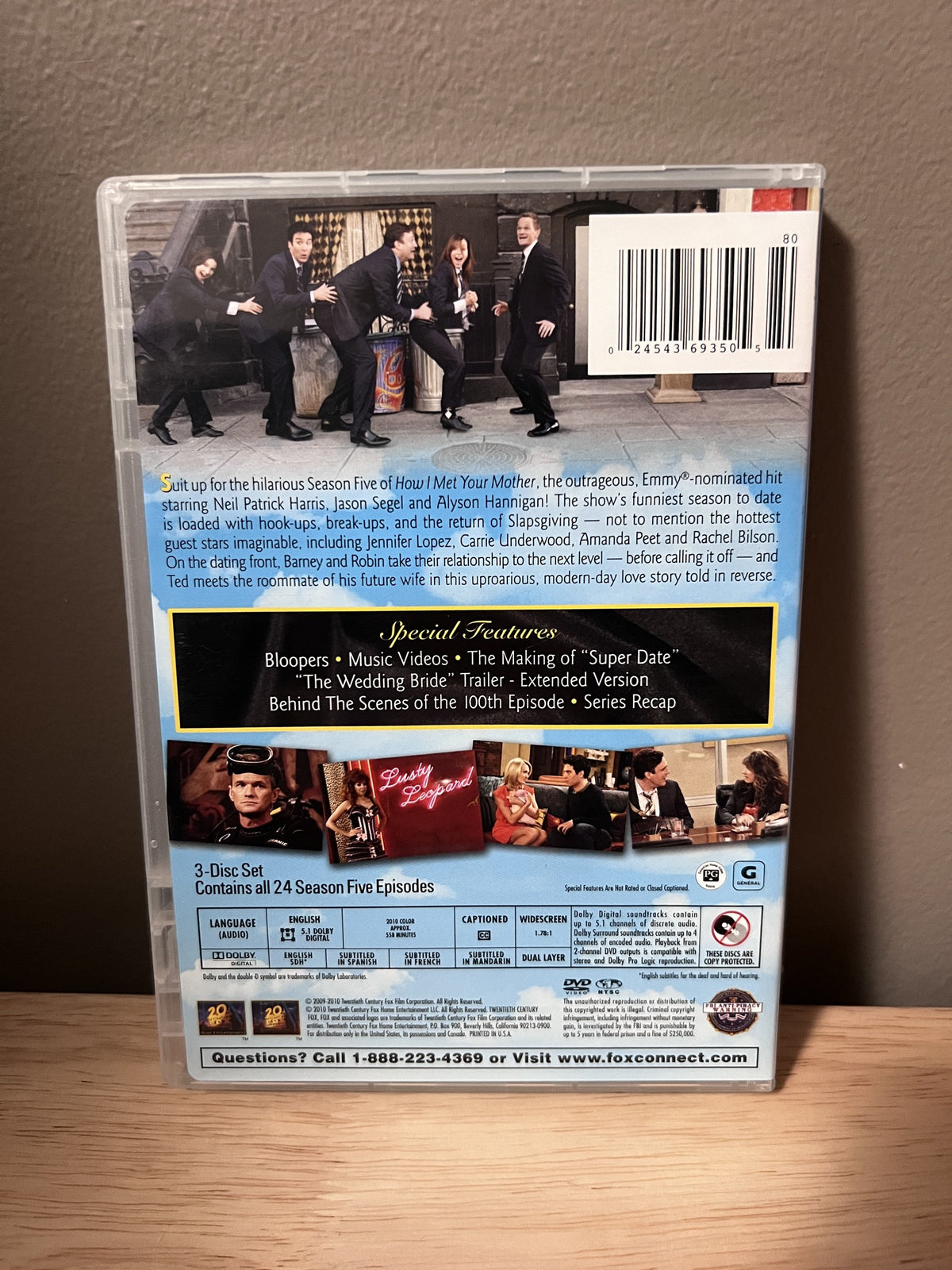 How I Met Your Mother: Season 5 - The Suited-Up Edition - back