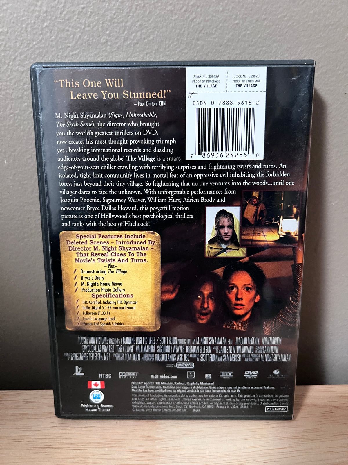 Rear / packaging view of The Village (Full Screen) DVD