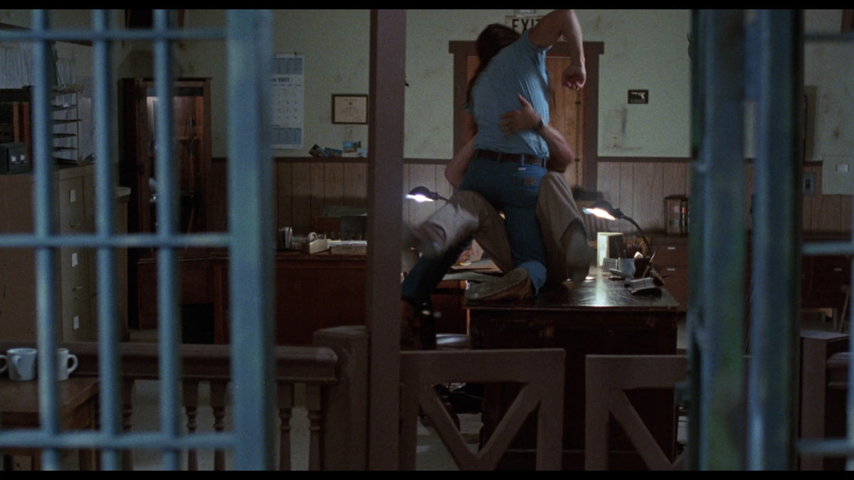 Screen grab 4 of Sweet Sixteen [4K Ultra HD + Blu-ray]