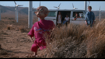 Still 6 from Mac and Me [4K Ultra HD + Blu-ray Set]