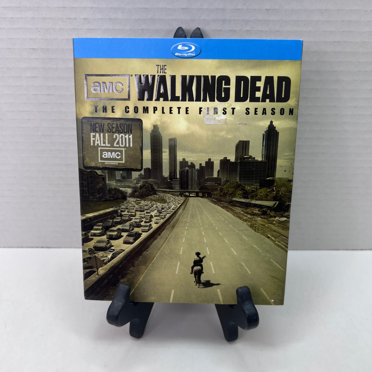 Front cover of Pre-Owned | The Walking Dead: The Complete First Season [Blu-ray]