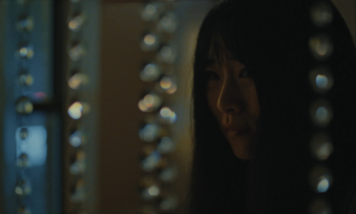 Screen grab 4 of Blue Sun Palace [Blu-ray]
