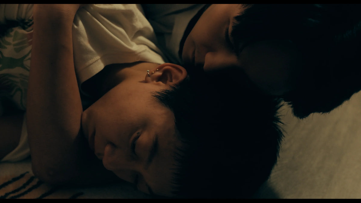 Screen grab 2 of Stranger Eyes [Blu-ray]