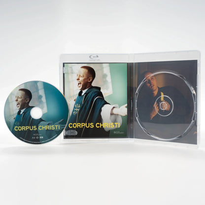 Open case showing disc art of Corpus Christi [Blu-ray]