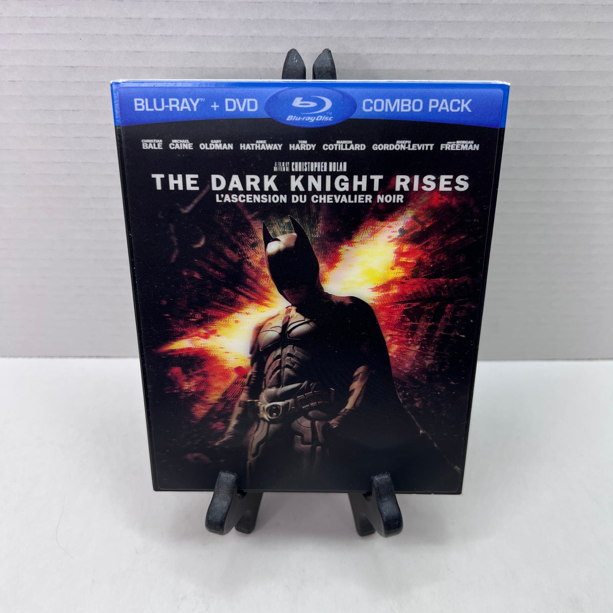 Front cover of The Dark Knight Rises [Blu-ray + DVD]