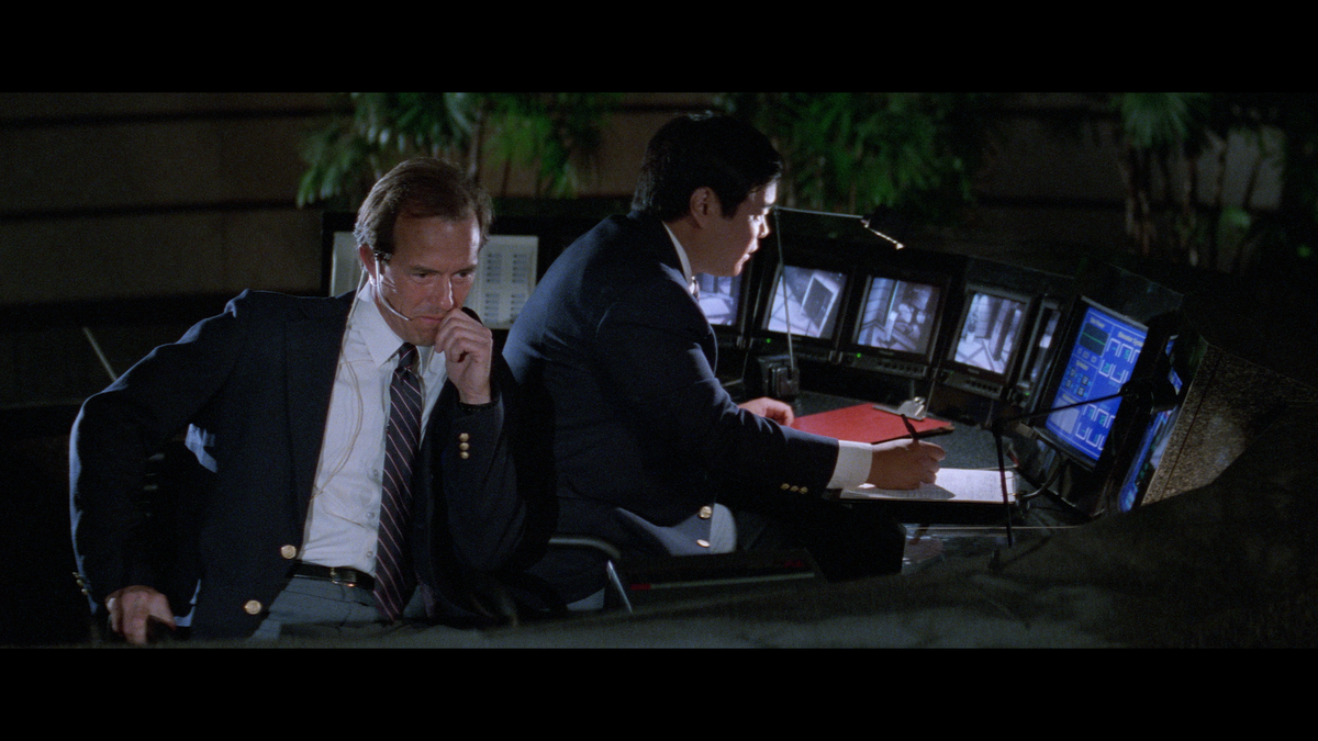 Still 2 from Drop Zone [4K Ultra HD + Blu-ray Set]
