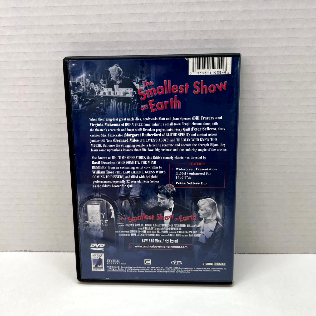 Back cover of The Smallest Show on Earth [DVD]