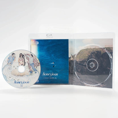 Open case showing disc art of Honeyjoon [Blu-ray]
