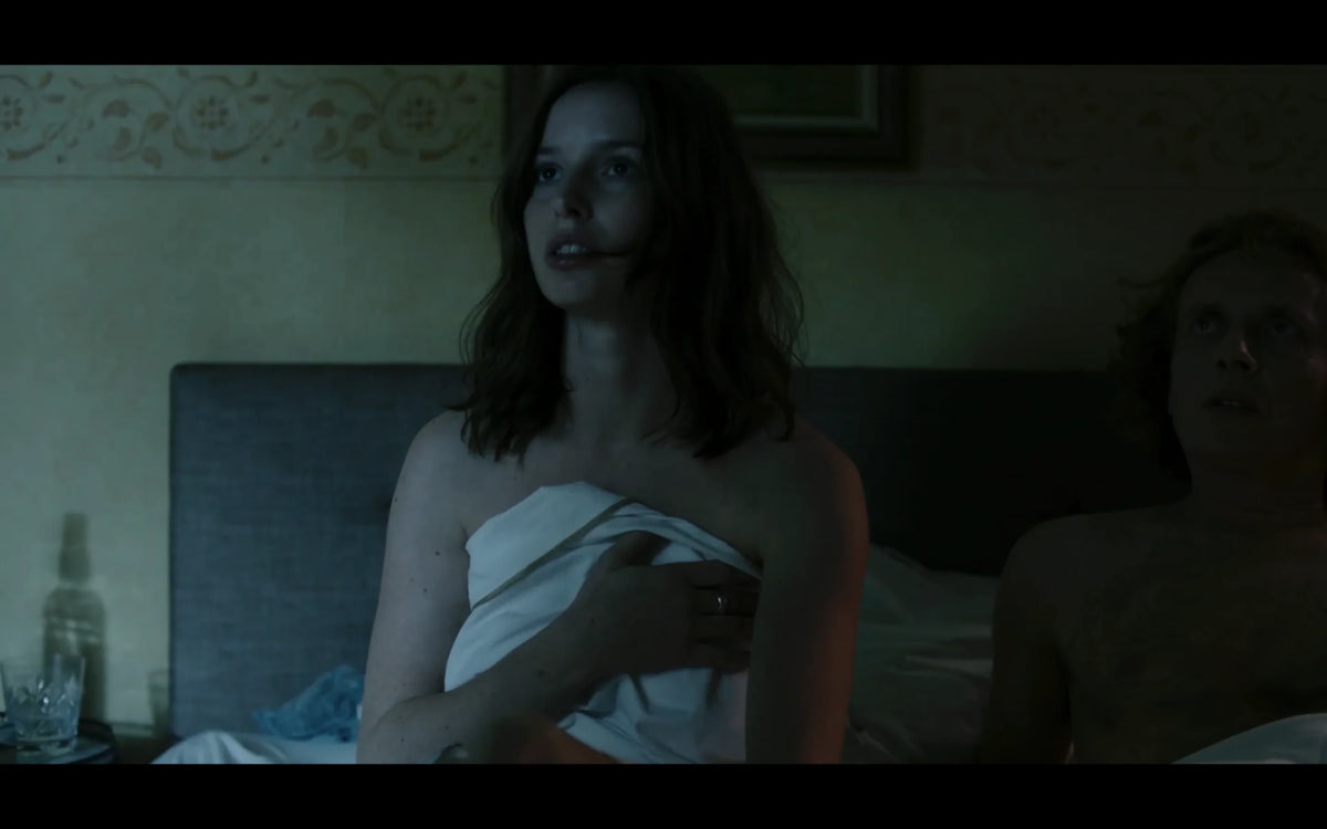 Screen grab 2 of Love Kills + Between Us [Blu-ray]