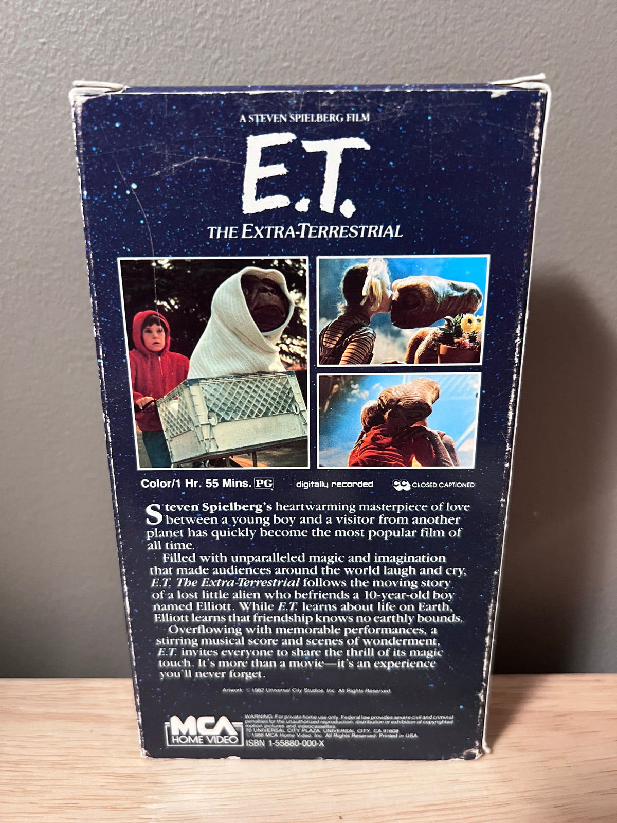 Back packaging of E.T. the Extra-Terrestrial VHS